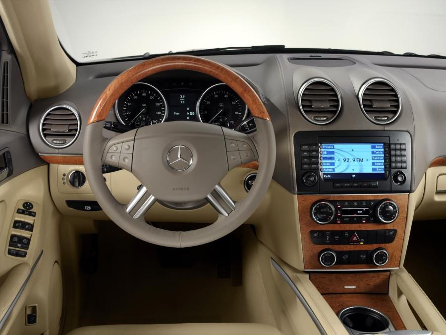  Mercedes-Benz GL450 4Matic 2007 года  (фото 34 из 114)